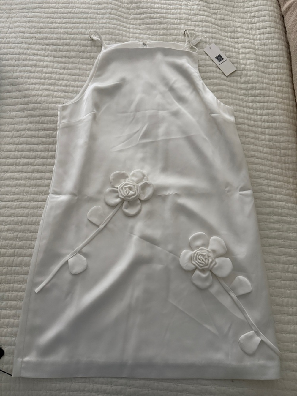 ASTR The Label White Floral Appliqué Dress